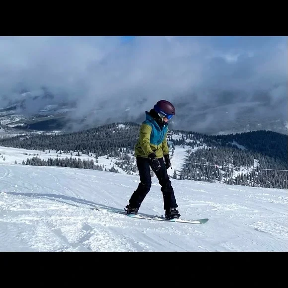 Patagonia Women’s Snowdrifter Ski She’ll Jacket - Picture 2 of 4